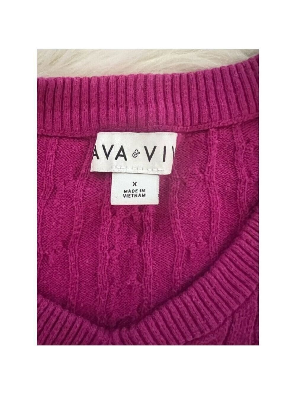 Bundle of 3 Cable Knit V Neck Sweaters (1X) - Picture 10 of 14